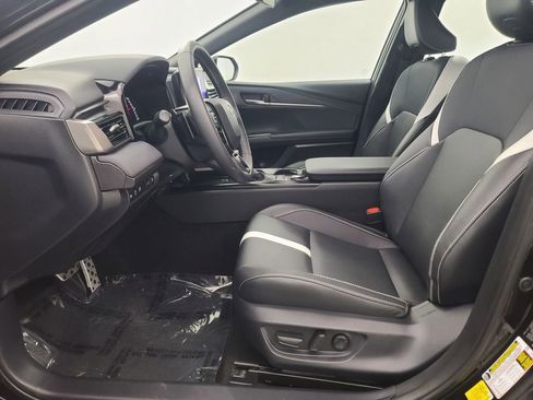 Used 2025 Toyota Camry SE image 24