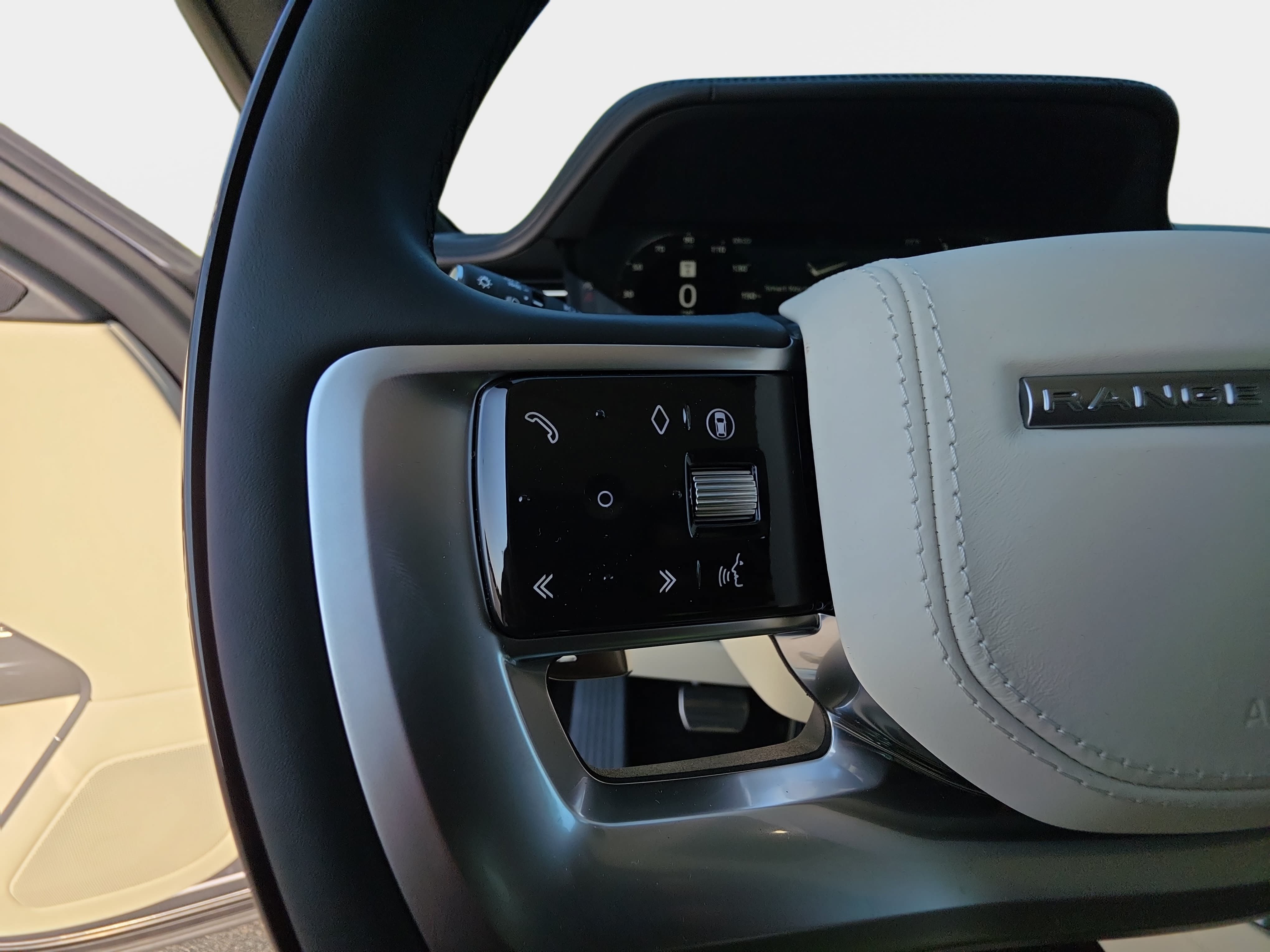 New 2026 Land Rover Range Rover SE AWD/4WD image 18