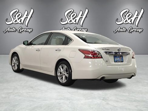 Used 2015 Nissan Altima 2.5 SL w/ Technology Package FWD image 18