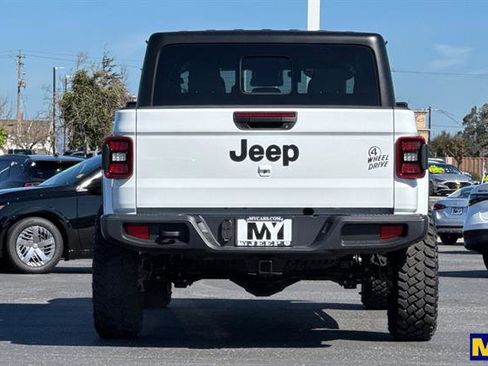 Used 2025 Jeep Gladiator Willys image 5