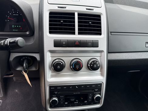Used 2010 Dodge Journey SXT FWD image 17