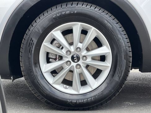 Used 2020 Kia Sorento FWD V6 image 24