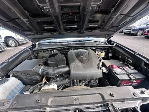 Used 2021 Toyota Tacoma TRD Sport w/ Technology Package AWD/4WD image 16