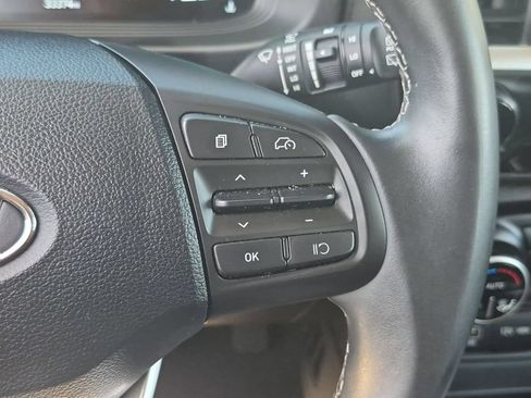 Used 2025 Hyundai Venue SEL FWD image 22