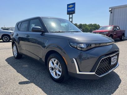 Used 2023 Kia Soul LX w/ LX Technology Package