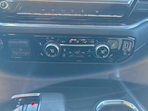 Used 2022 GMC Sierra 1500 Elevation w/ Preferred Package image 40