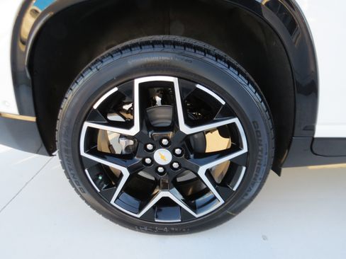 New 2026 Chevrolet Traverse High Country FWD image 9