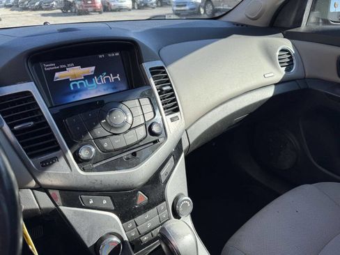Used 2014 Chevrolet Cruze LT image 10
