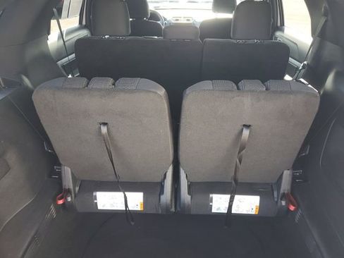 Used 2017 Ford Explorer XLT AWD/4WD image 8