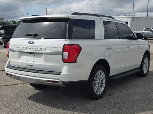 Used 2024 Ford Expedition XLT RWD image 5