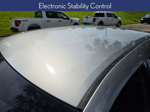 Used 2015 Toyota Camry SE FWD image 8