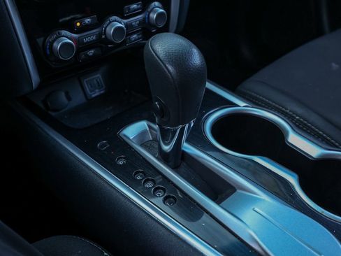 Used 2020 Nissan Pathfinder S image 31