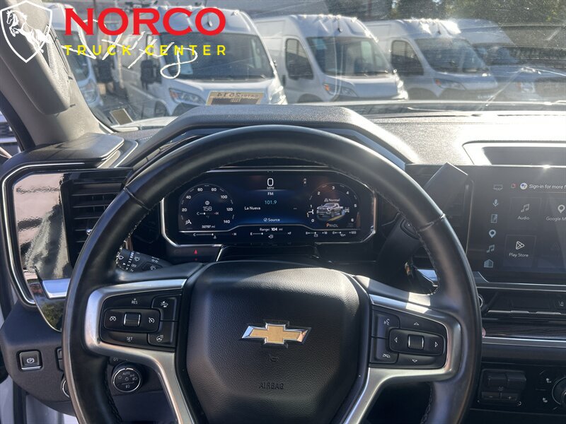 Used 2025 Chevrolet Silverado 2500 LT w/ Convenience Package AWD/4WD image 12
