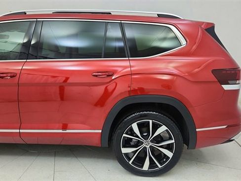 Used 2025 Volkswagen Atlas SEL Premium R-Line image 10