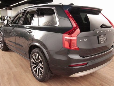 Used 2022 Volvo XC90 T6 Momentum w/ Advanced Package image 7