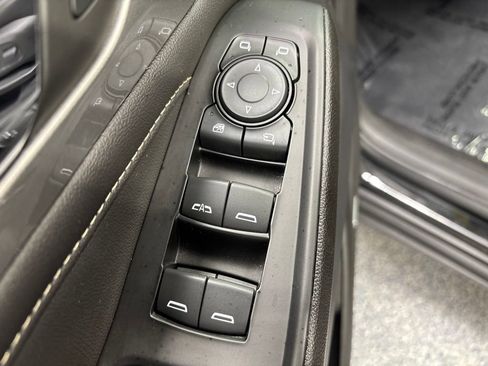 Used 2023 Chevrolet Traverse LT w/ LT Premium Package AWD/4WD image 42