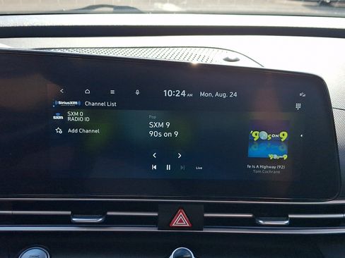 Used 2024 Hyundai Elantra Limited FWD image 18