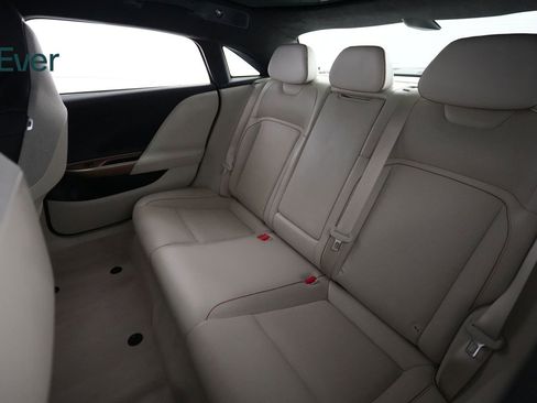 Used 2023 Lucid Air Touring image 24