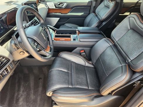 New 2024 Lincoln Navigator Black Label image 12