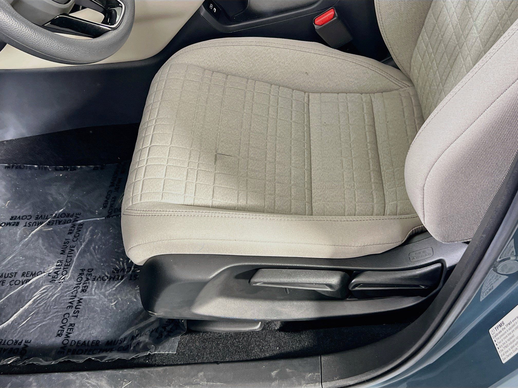 Used 2025 Honda HR-V LX image 18