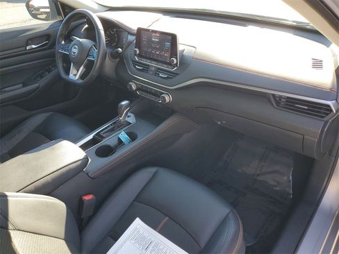 Used 2020 Nissan Altima 2.5 SR w/ Premium Package image 4