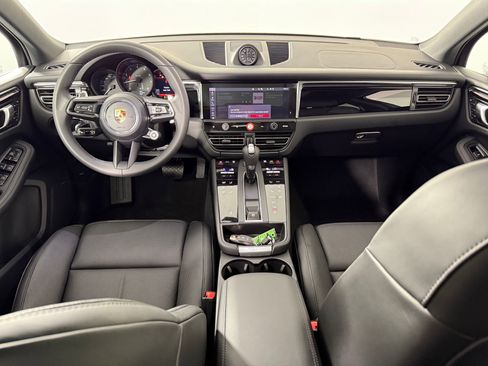 Certified 2026 Porsche Macan AWD/4WD image 18