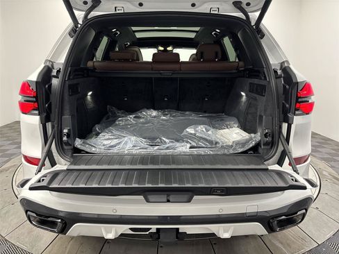 New 2026 BMW X5 xDrive40i w/ M Sport Package AWD/4WD image 21