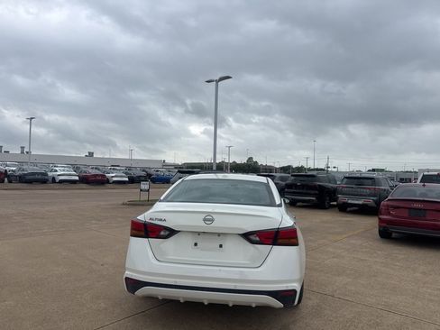 Certified 2025 Nissan Altima 2.5 SV image 19