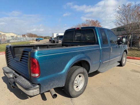 Used 2000 Ford F250 Lariat image 3