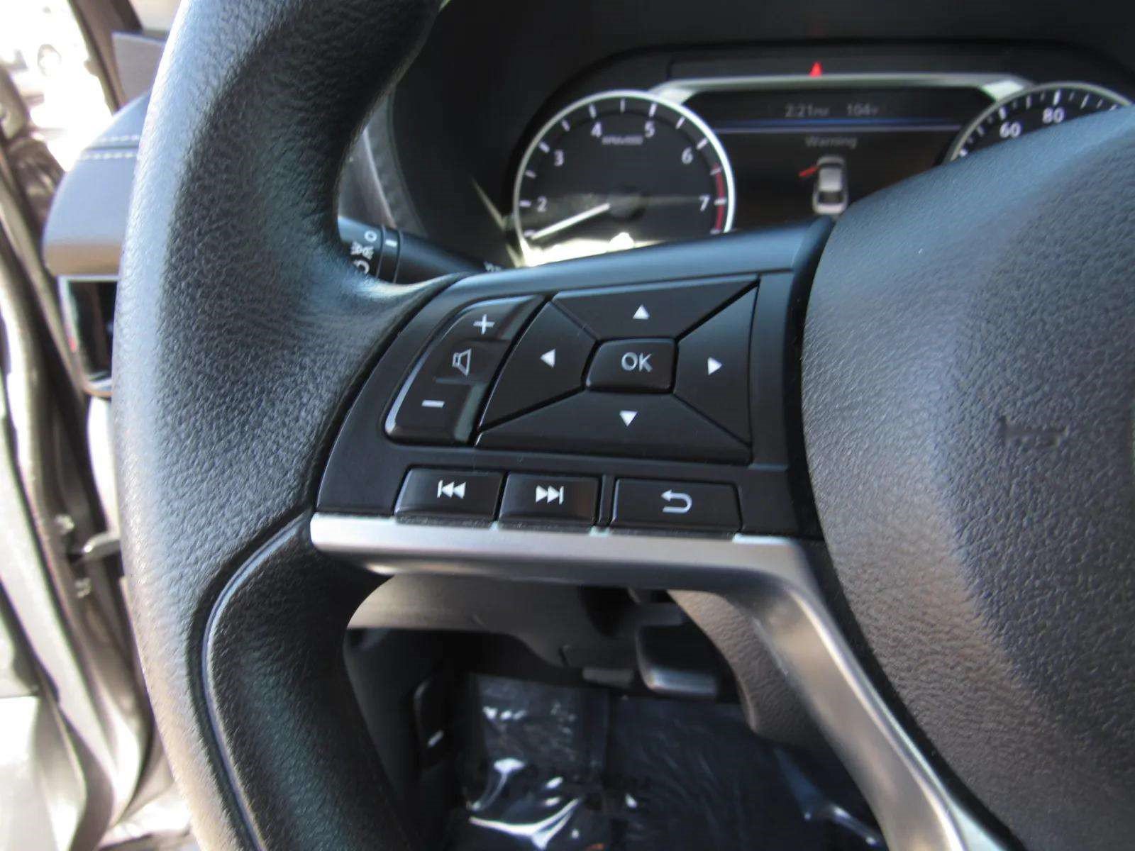 Used 2024 Nissan Sentra SV FWD image 22