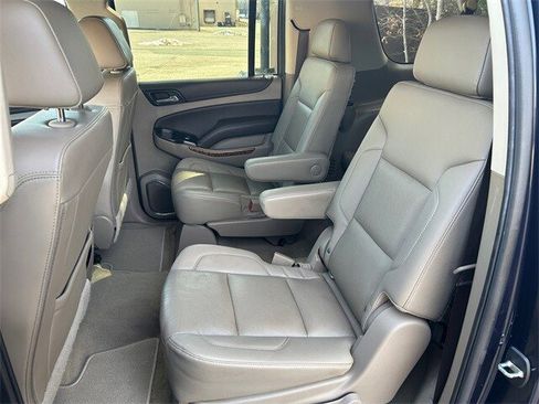 Used 2020 Chevrolet Suburban Premier image 18