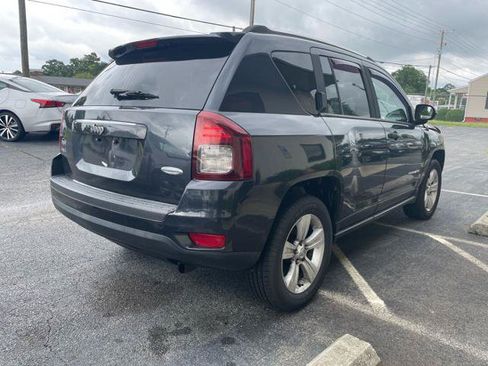Used 2014 Jeep Compass Latitude AWD/4WD image 6