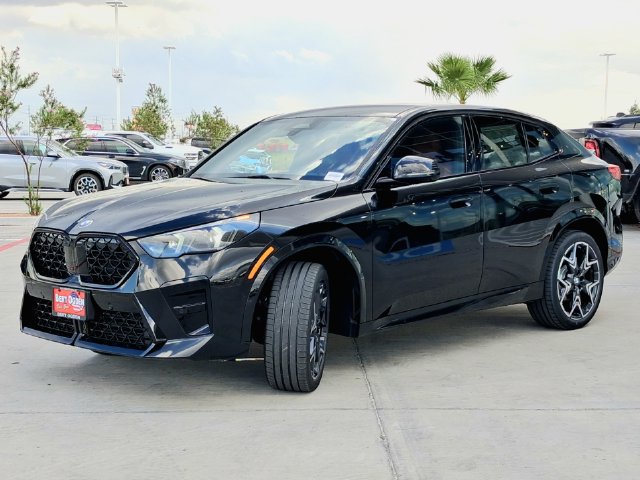New 2027 BMW X2 xDrive28i w/ Technology Package AWD/4WD image 3