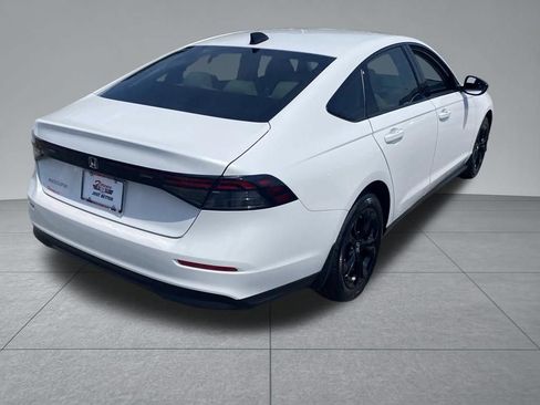 Used 2025 Honda Accord SE image 15