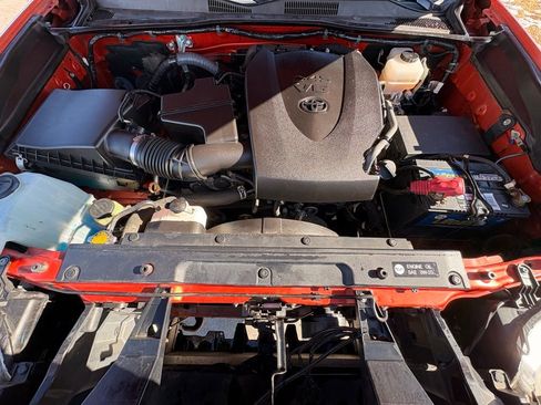 Used 2017 Toyota Tacoma TRD Off-Road image 37