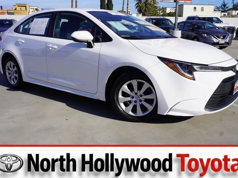 Certified 2025 Toyota Corolla LE image 1