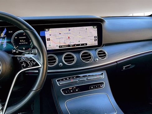 Used 2022 Mercedes-Benz E 350 Sedan image 9