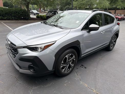 Used 2024 Subaru Crosstrek 2.0i Premium AWD/4WD image 3