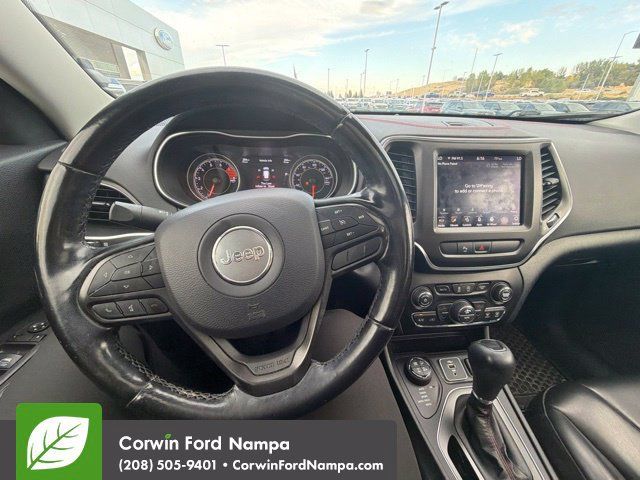 Used 2020 Jeep Cherokee Trailhawk w/ Comfort/Convenience Group AWD/4WD image 11