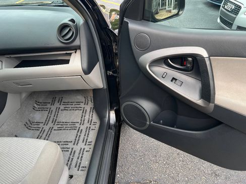 Used 2012 Toyota RAV4 FWD w/ Upgrade Value Pkg image 29