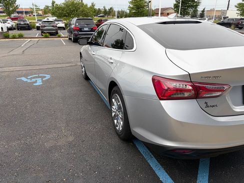 Used 2022 Chevrolet Malibu LT FWD image 7
