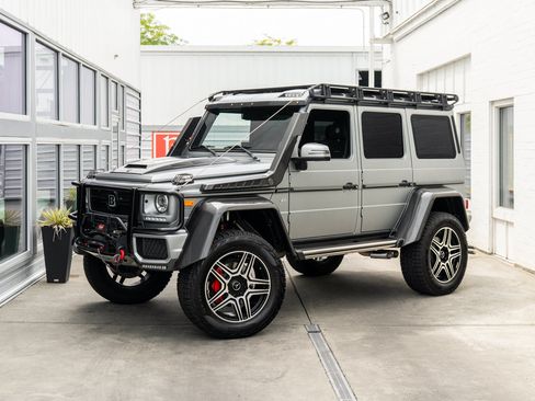 Used 2018 Mercedes-Benz G 550 Squared image 2