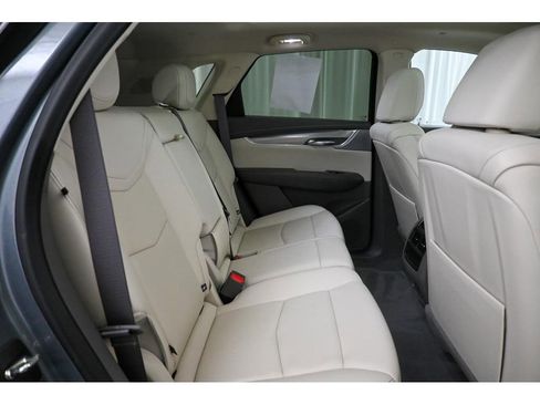 Used 2022 Cadillac XT5 Premium Luxury image 18