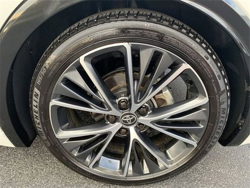 Used 2024 Toyota Prius XLE image 35