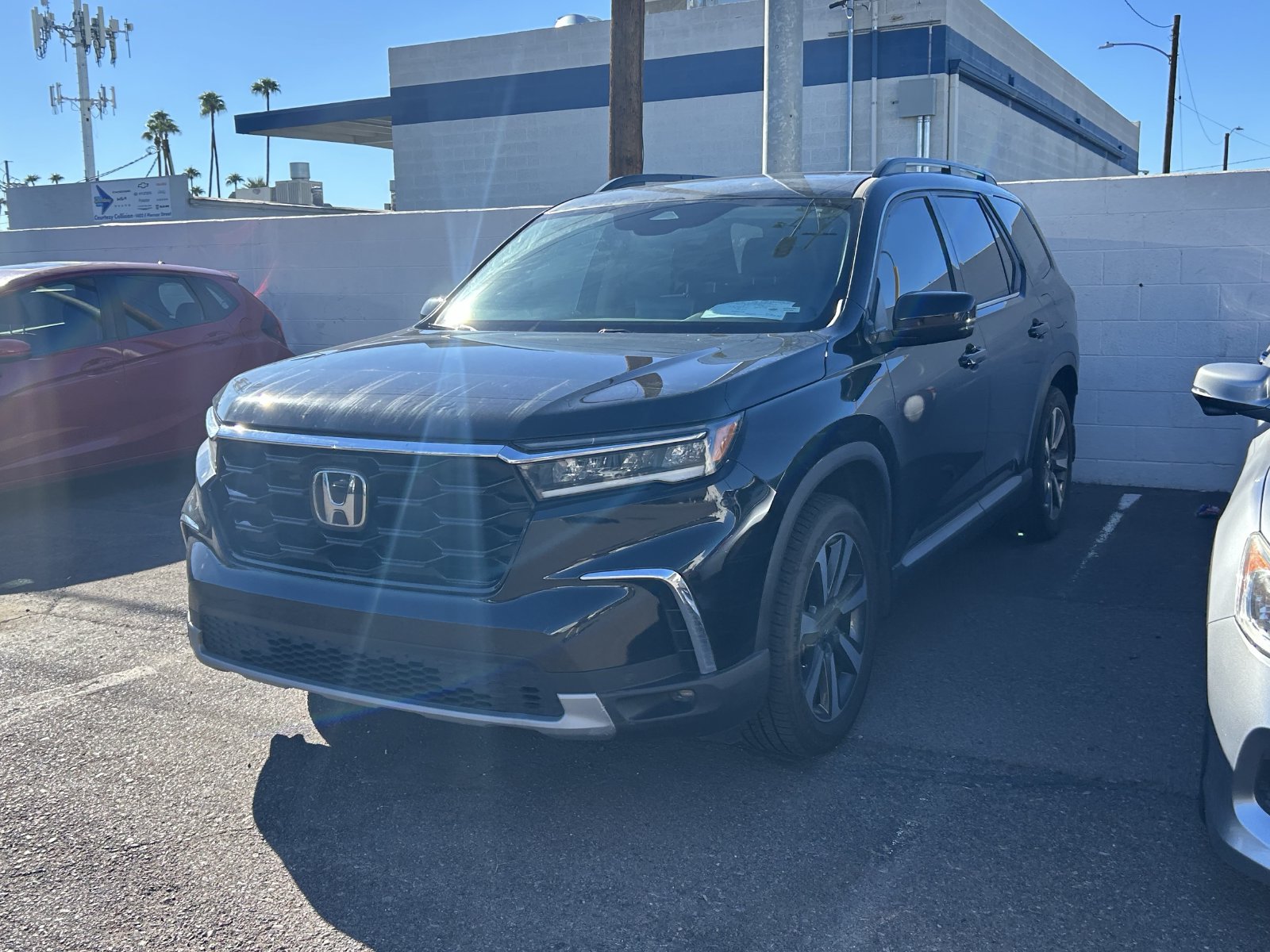 Used 2024 Honda Pilot Touring image 2