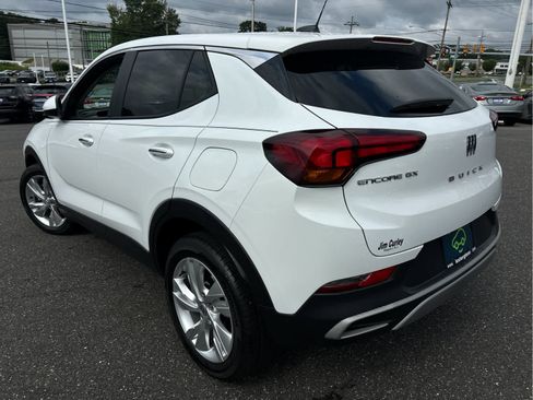Certified 2024 Buick Encore GX Preferred FWD image 28
