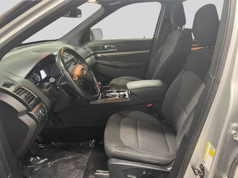 Used 2019 Ford Explorer XLT w/ Equipment Group 201A image 18