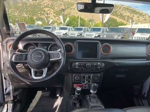 Used 2023 Jeep Gladiator Mojave w/ Cold Weather Group image 17