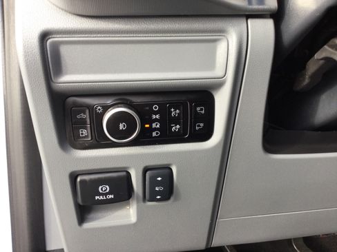 Used 2025 Ford F150 Lariat w/ Equipment Group 501A Mid image 11