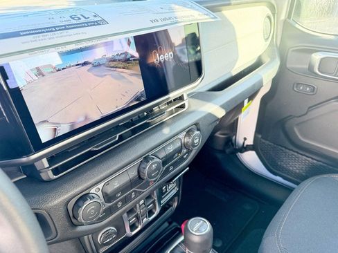 New 2026 Jeep Gladiator Sport image 15